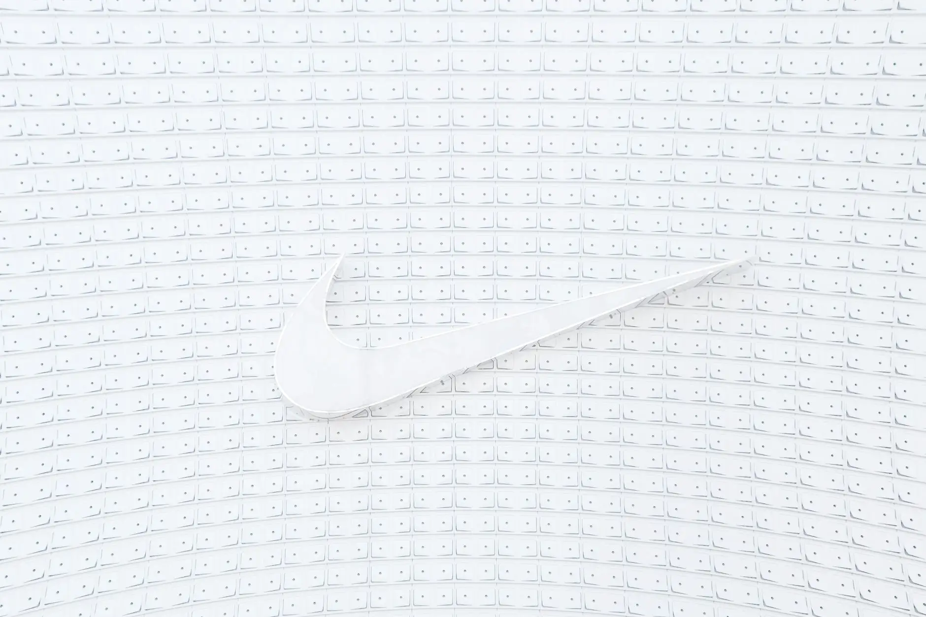 LOGO设计与IP形象设计的区别与协同：重庆品牌升级中的视觉资产规划