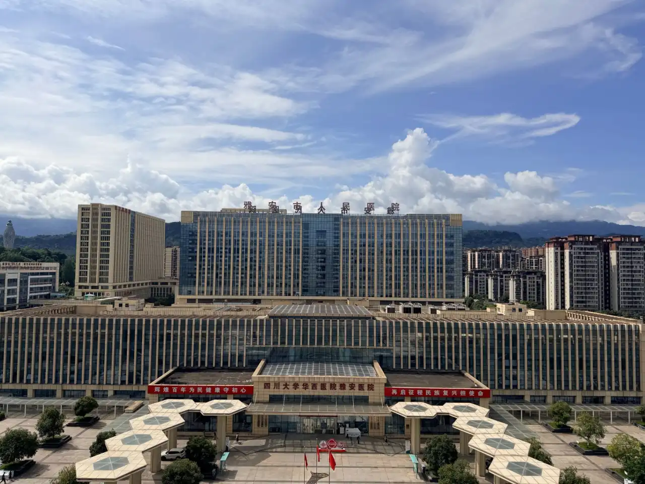 品牌升级浪潮下，重庆企业如何通过视觉设计与LOGO设计重塑市场竞争力