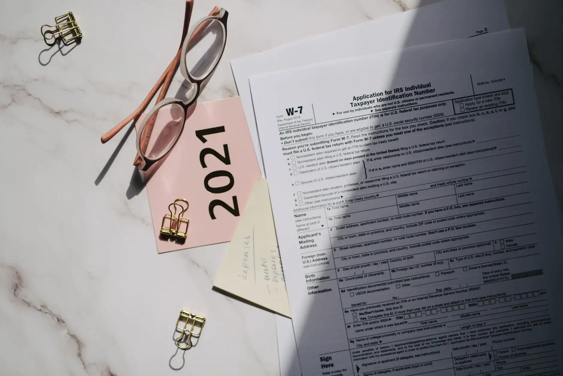 2024企业品牌升级趋势：视觉设计与IP形象策划的融合应用