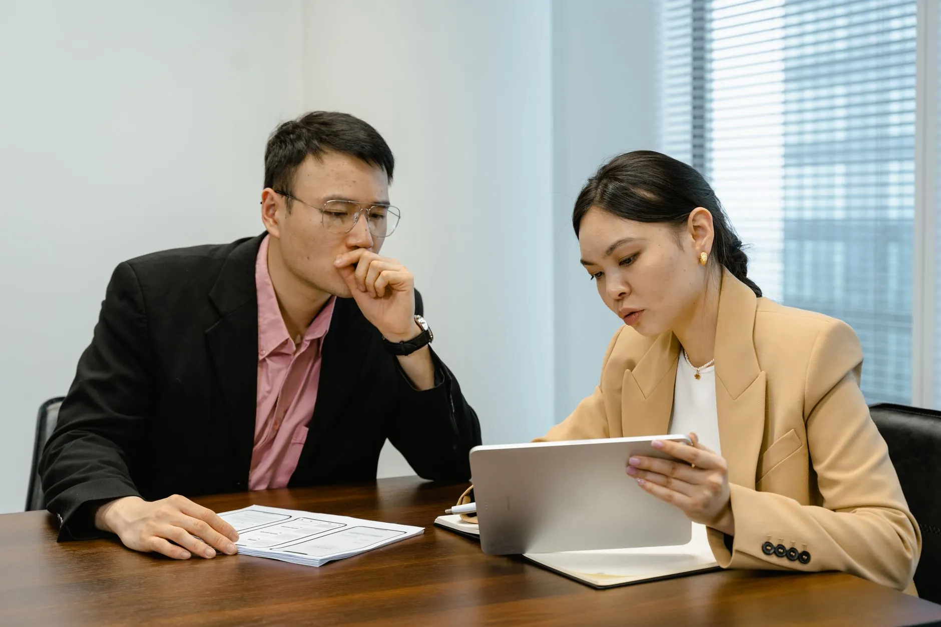 LOGO设计与IP形象策划：企业视觉系统升级的3个关键步骤